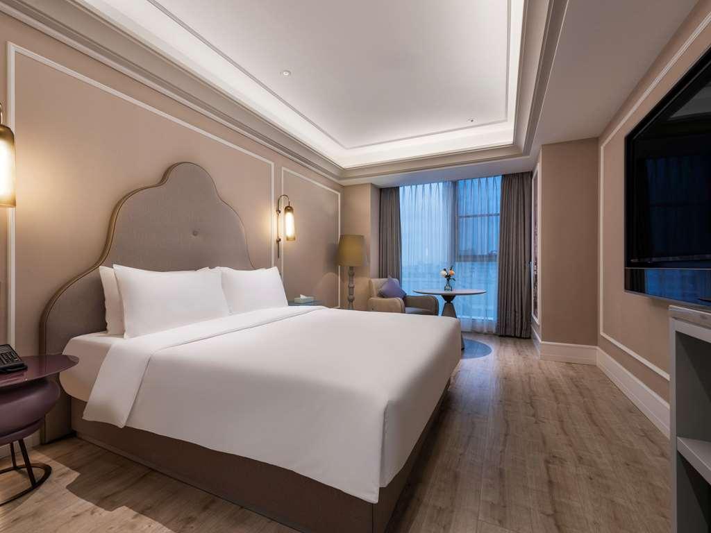 Mercure Waigaoq Free Trade Zone