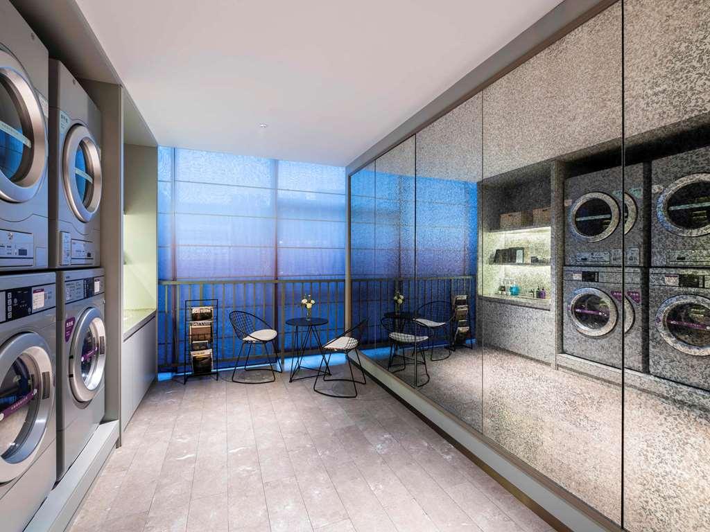 Mercure Waigaoq Free Trade Zone Hotel *